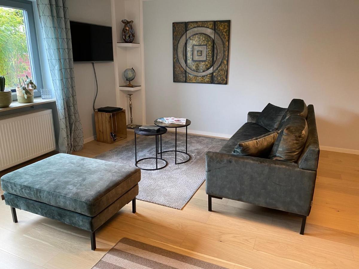 Schoene Wohnung Mit Ausblick Und Gartensitzplatz เลอร์ราค ภายนอก รูปภาพ